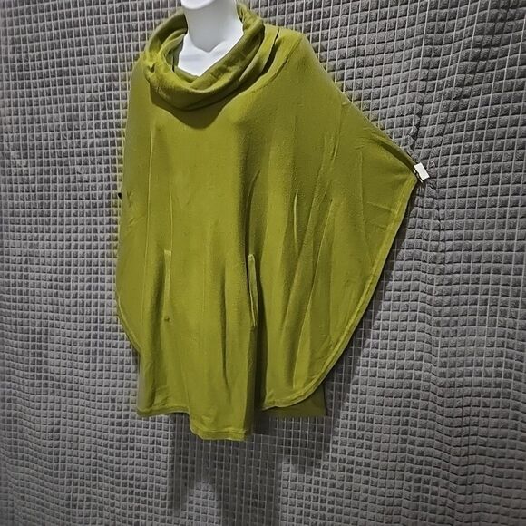 Chaus Sweater Poncho Shawl Top SzM/L Green Oversized Knit Cowl Boho Chic Pacha - Picture 8 of 16